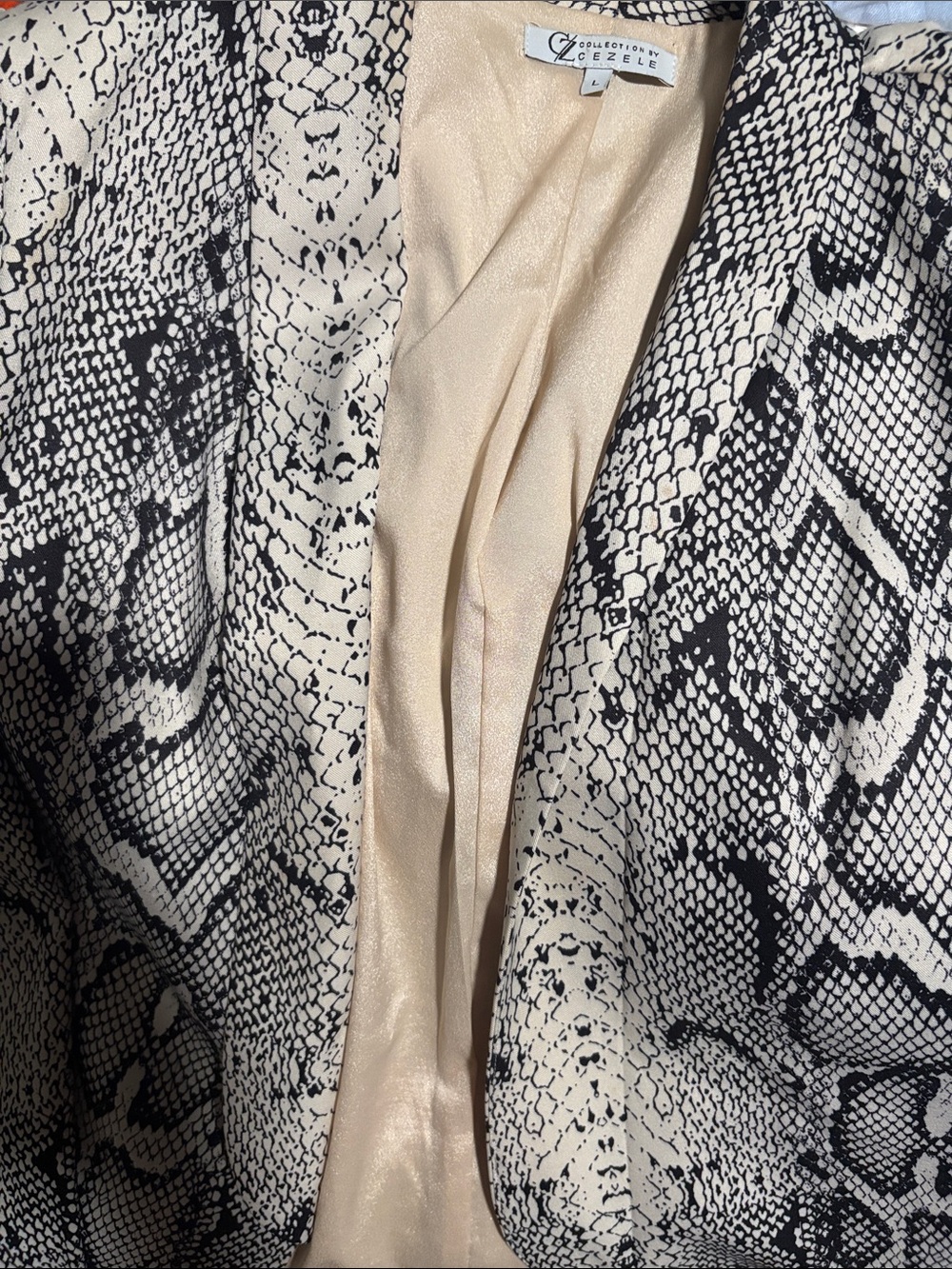 Women's Black & White Snake Print Blazer Jacket - Picture 6 of 6